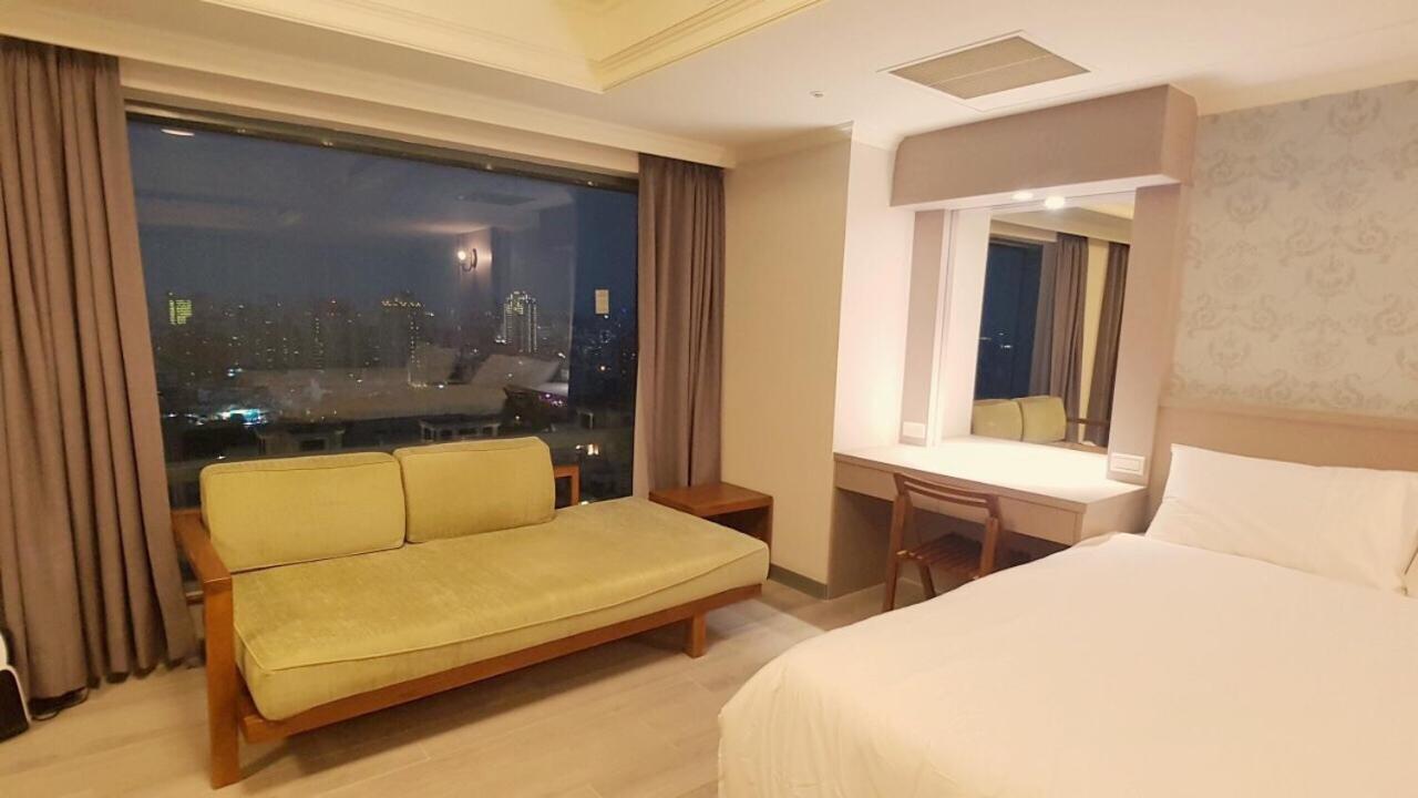 雲雀高樓景觀公寓 Taichung Extérieur photo